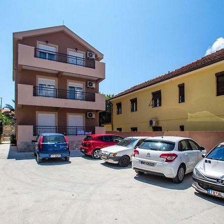 Fort City Apartments Тиват Екстериор снимка
