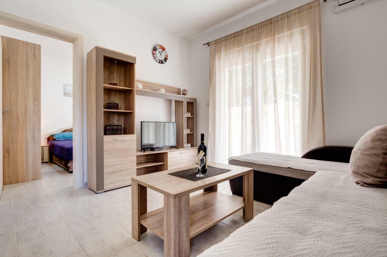 Fort City Apartments Тиват Екстериор снимка